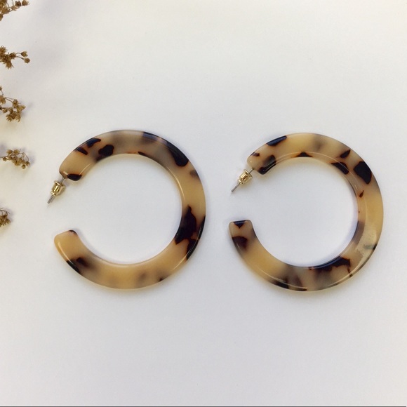 Eco-Friendly Tortoise Shell Hoops - Picture 2 of 3